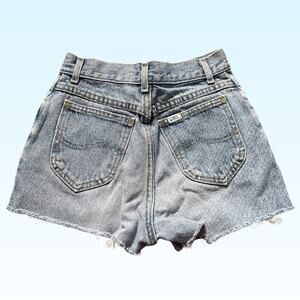 Vintage Lee Light Wash Denim Cut-off Shorts Size 12 (Modern 23)